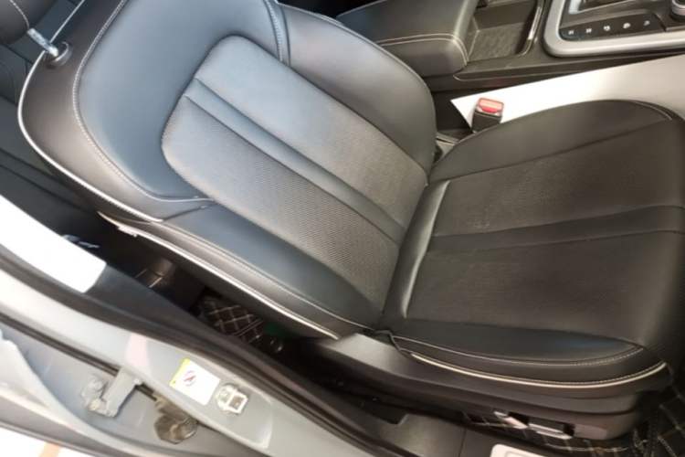 Used Tank 300 2021 Off-Road Edition 2.0T Conqueror Right Front Seat