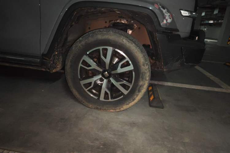 Used Tank 300 2021 City Edition 2.0T—Truly Stylish Right Front Wheel Hub