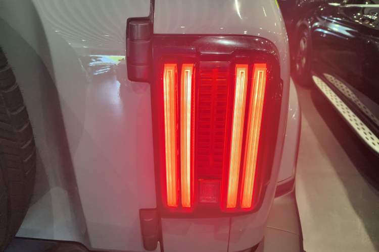 Used Tank 300 2021 City Edition 2.0T—Truly Stylish Right Rear Taillight