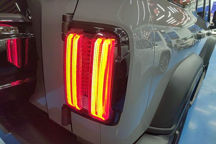 Used Tank 300 2021 Off-Road Edition 2.0T Conqueror Right Rear Taillight