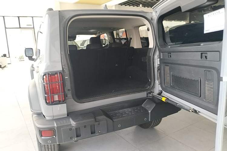 Used Tank 300 2021 Off-Road Edition 2.0T Conqueror Trunk