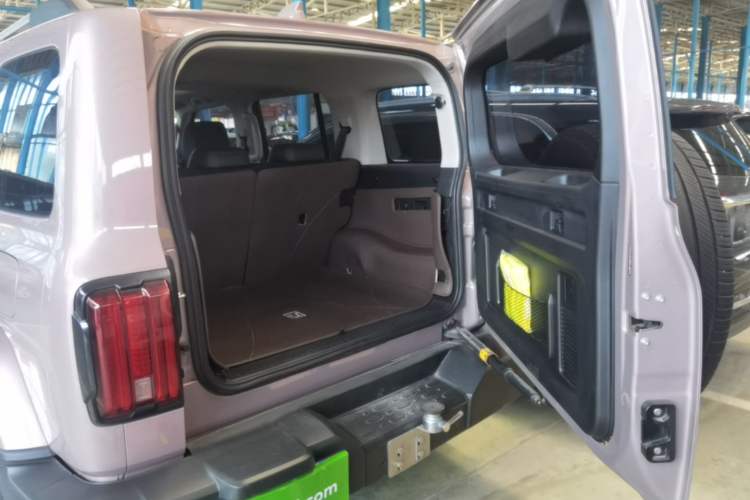 Used Tank 300 2021 City Edition 2.0T—Truly Stylish Trunk