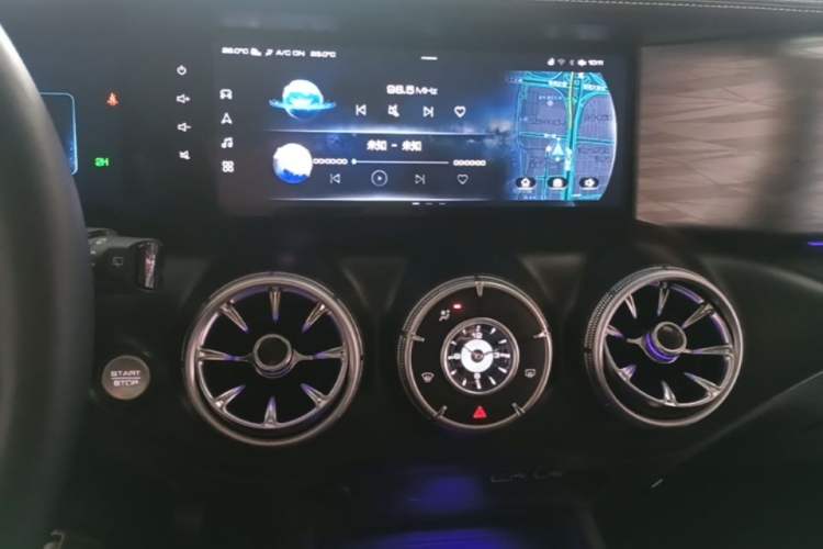 Used Tank 300 2021 Off-Road Edition 2.0T Conqueror Audio And AC Panel