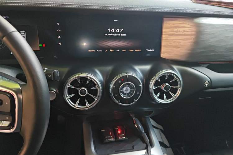 Used Tank 300 2021 Off-Road Edition 2.0T Conqueror Audio And AC Panel