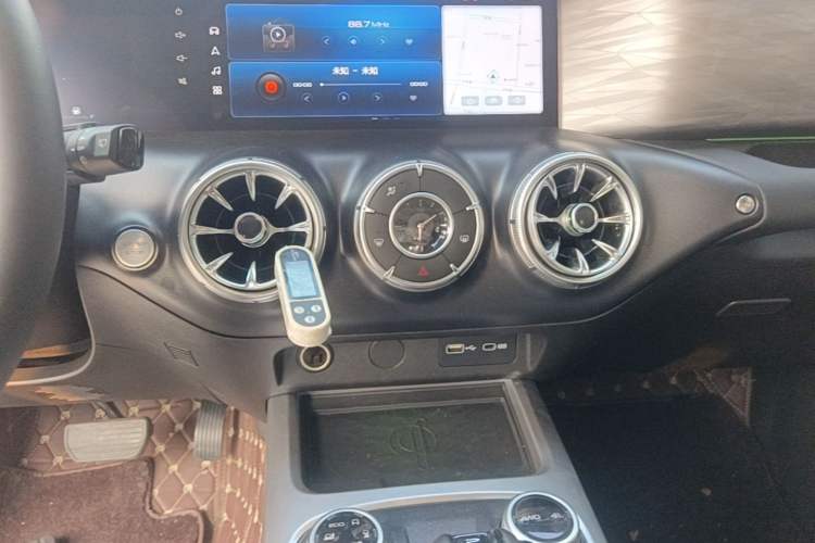 Used Tank 300 2021 City Edition 2.0T—Truly Stylish Audio And AC Panel