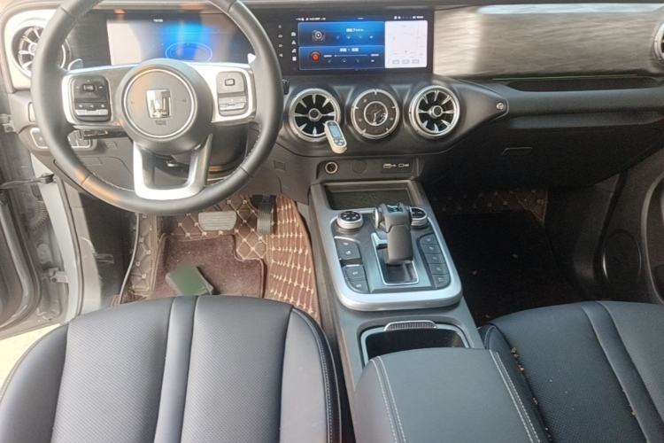 Used Tank 300 2021 City Edition 2.0T—Truly Stylish Center Console