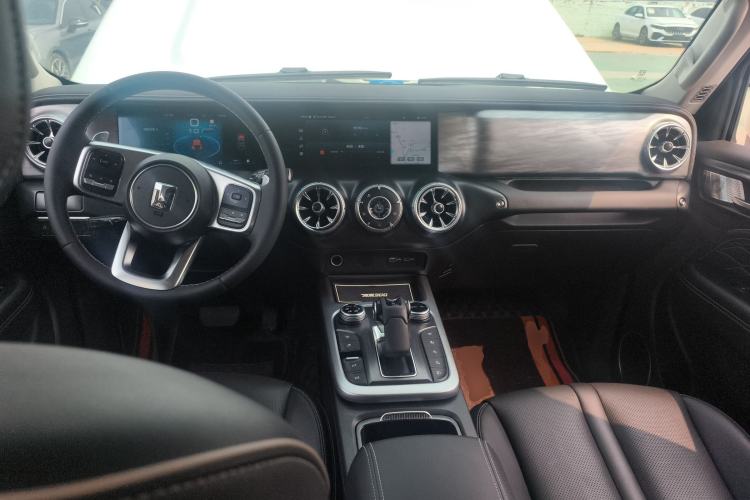 Used Tank 300 2021 City Edition 2.0T—Truly Stylish Center Console