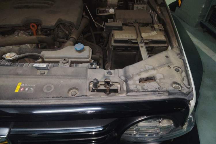 Used Tank 300 2021 Off-Road Edition 2.0T Challenger Engine Bay Left