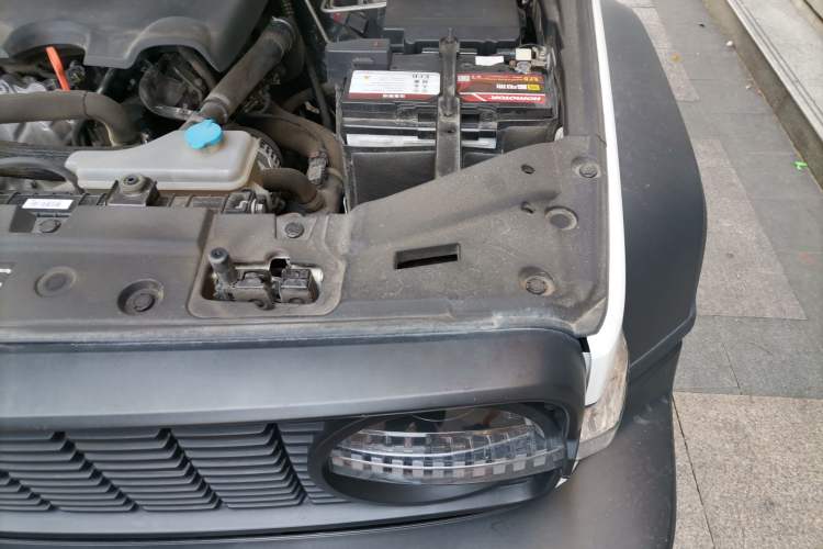 Used Tank 300 2021 Off-Road Edition 2.0T Conqueror Engine Bay Left