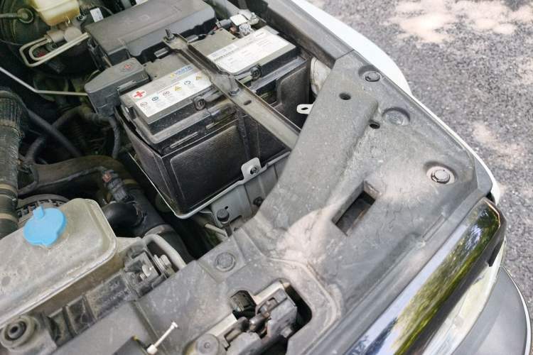Used Tank 300 2021 City Edition 2.0T—Truly Stylish Engine Bay Left