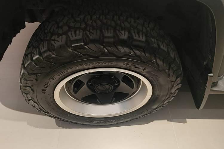 Used Tank 300 2021 Off-Road Edition 2.0T Challenger Left Front Wheel Hub