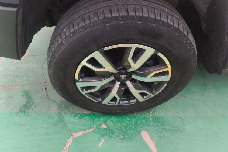 Used Tank 300 2021 City Edition 2.0T—Truly Stylish Left Front Wheel Hub