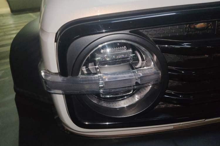 Used Tank 300 2021 Off-Road Edition 2.0T Challenger Right Front Headlight