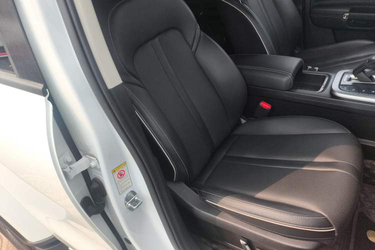 Used Tank 300 2021 City Edition 2.0T—Truly Stylish Right Front Seat