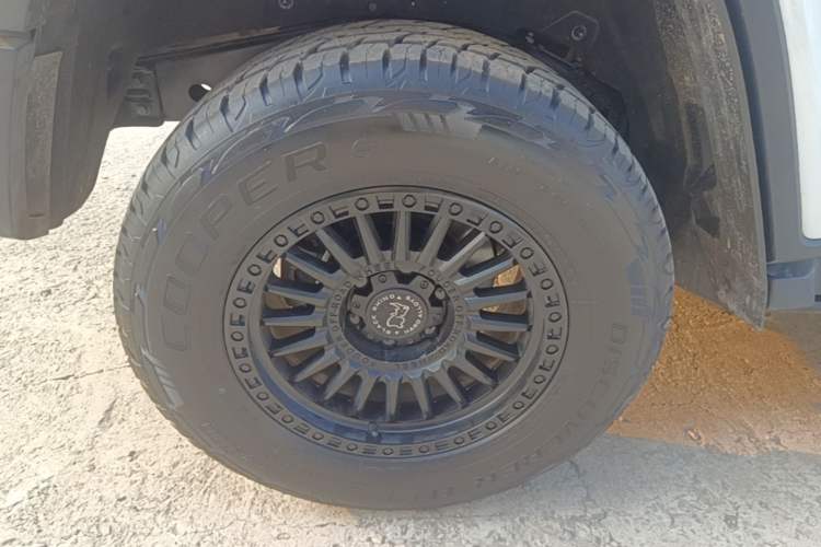 Used Tank 300 2021 City Edition 2.0T—Truly Stylish Right Rear Wheel Hub