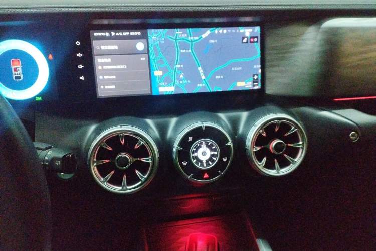 Used Tank 300 2021 Off-Road Edition 2.0T Conqueror Audio And AC Panel