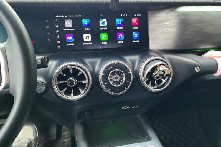 Used Tank 300 2021 Off-Road Edition 2.0T Challenger Audio And AC Panel