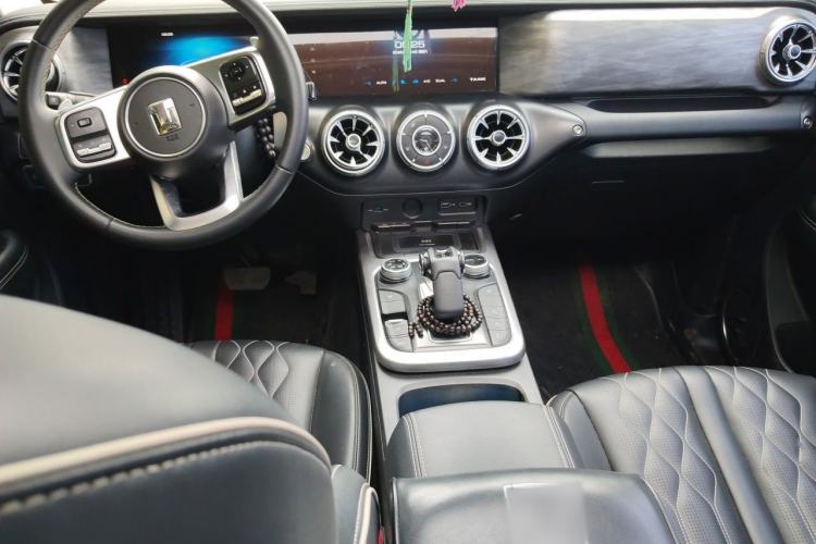 Used Tank 300 2021 City Edition 2.0T My Vision Model Center Console