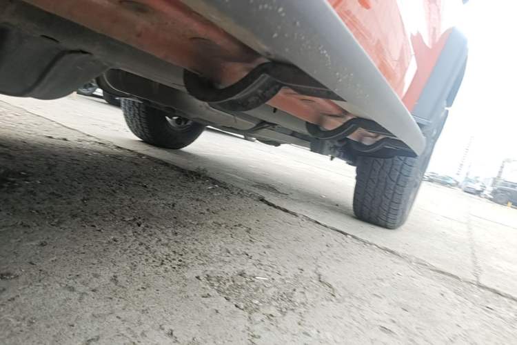 Used Tank 300  Chassis Front Left