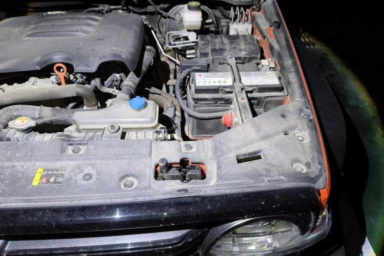 Used Tank 300 2021 Off-Road Edition 2.0T Challenger Engine Bay Left