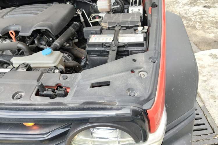 Used Tank 300 2021 Off-Road Edition 2.0T Challenger Engine Bay Left