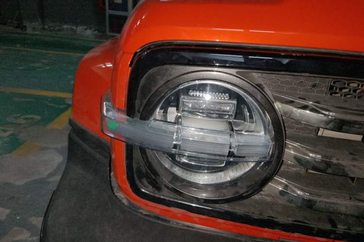 Used Tank 300 2021 City Edition 2.0T—Truly Stylish Right Front Headlight