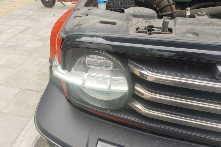 Used Tank 300 2021 City Edition 2.0T—Truly Stylish Right Front Headlight