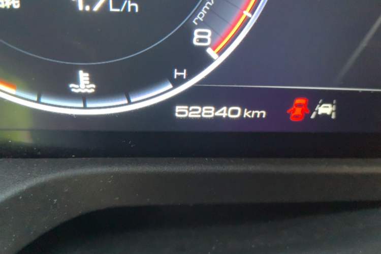 Used Tank 300 2022 2.0T Tank Ranger Odometer Close Up