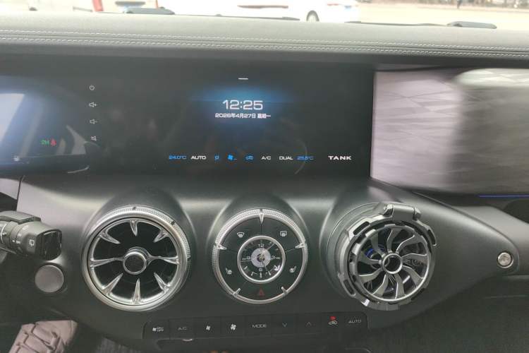 Used Tank 300 2022 2.0T Tank Ranger Audio And AC Panel