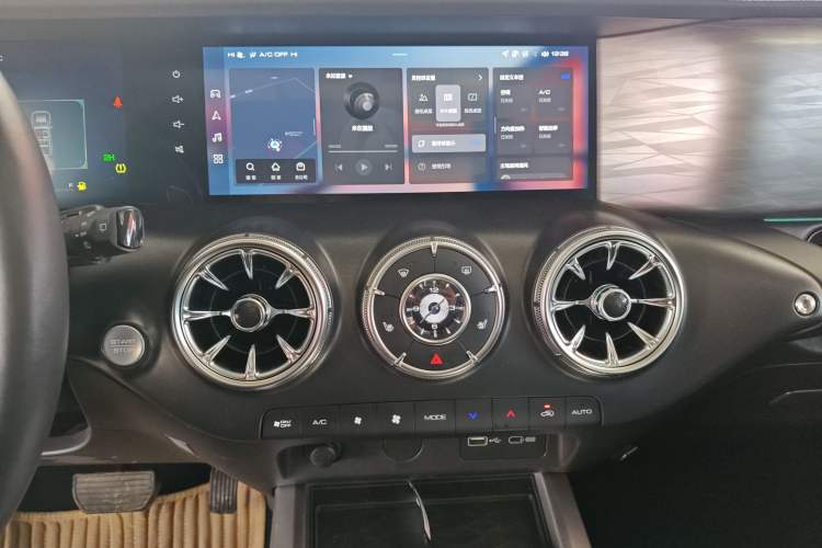 Used Tank 300 2023 Off-Road Edition 2.0T Conqueror Audio And AC Panel