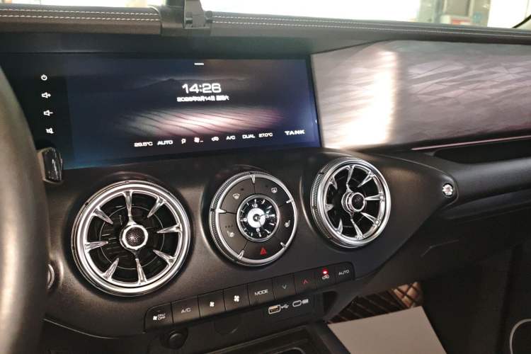 Used Tank 300 2023 Off-Road Edition 2.0T Conqueror Audio And AC Panel