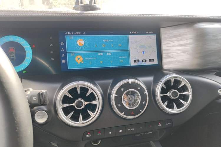 Used Tank 300 2023 Off-Road Edition 2.0T Challenger Audio And AC Panel