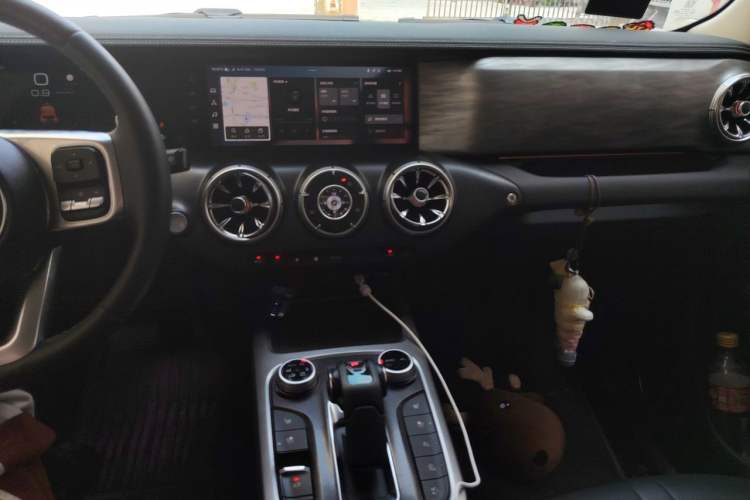 Used Tank 300 2023 City Edition 2.0T—Stylish as Ever Audio And AC Panel