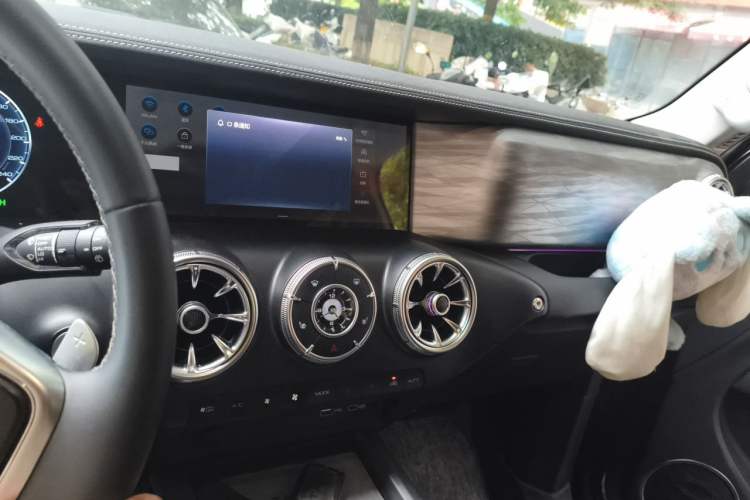 Used Tank 300 2023 Off-Road Edition 2.0T Challenger Audio And AC Panel