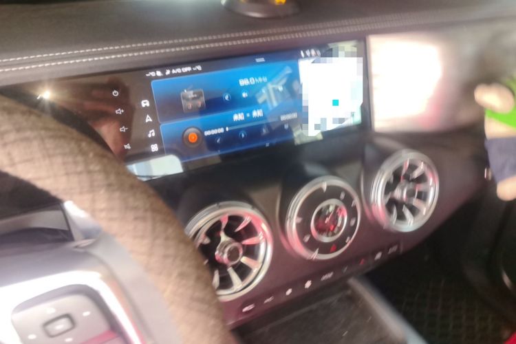 Used Tank 300 2023 City Edition 2.0T—Stylish as Ever Audio And AC Panel
