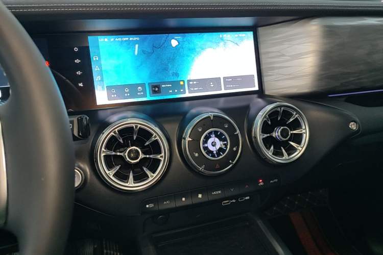 Used Tank 300 2023 Off-Road Edition 2.0T Conqueror Audio And AC Panel