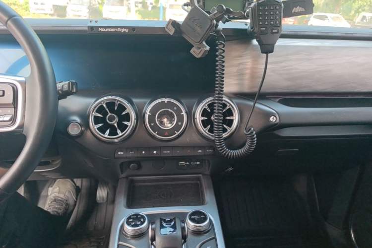Used Tank 300 2023 City Edition 2.0T—Stylish as Ever Audio And AC Panel