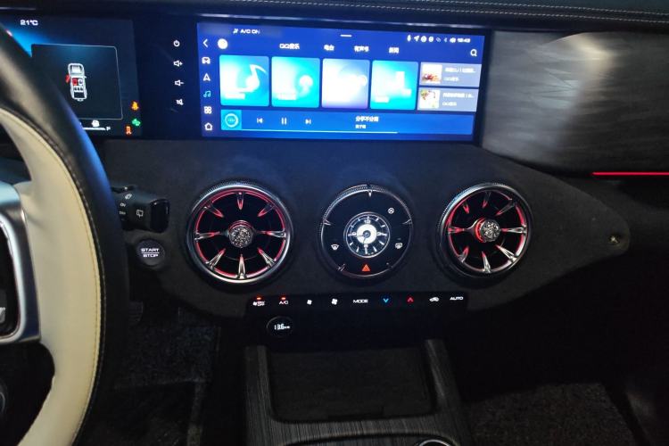 Used Tank 300 2023 City Edition 2.0T—Stylish as Ever Audio And AC Panel