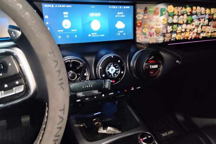 Used Tank 300 2023 City Edition 2.0T—Stylish as Ever Audio And AC Panel
