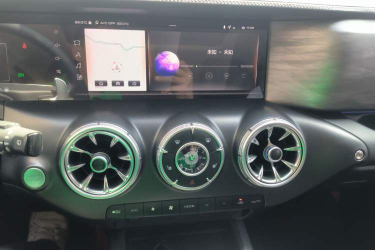Used Tank 300 2023 Off-Road Edition 2.0T Challenger Audio And AC Panel