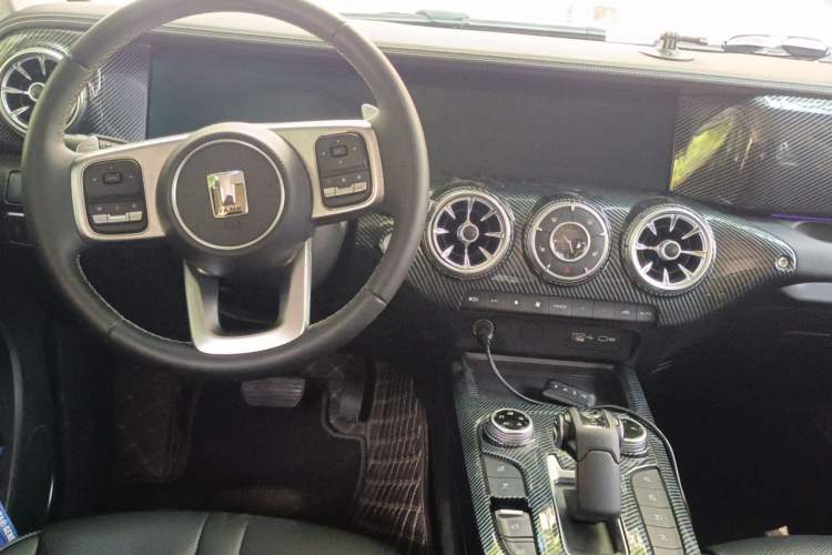 Used Tank 300 2023 Off-Road Edition 2.0T Conqueror Center Console