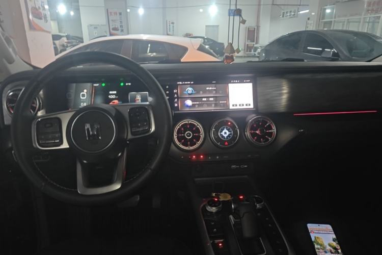 Used Tank 300 2023 City Edition 2.0T—Stylish as Ever Center Console