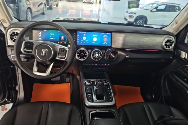 Used Tank 300 2023 City Edition 2.0T—Stylish as Ever Center Console