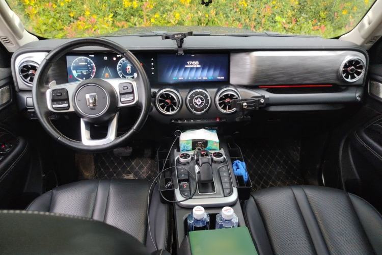 Used Tank 300 2023 Off-Road Edition 2.0T Conqueror Center Console