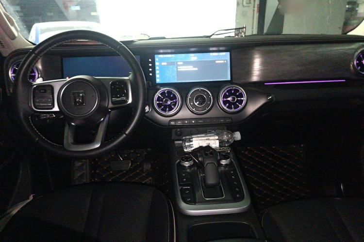 Used Tank 300 2023 City Edition 2.0T—Stylish as Ever Center Console