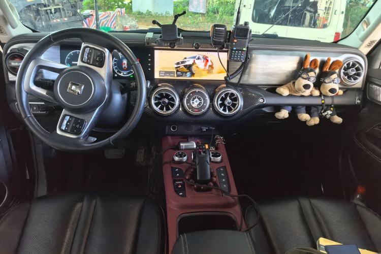 Used Tank 300 2023 Off-Road Edition 2.0T Conqueror Center Console