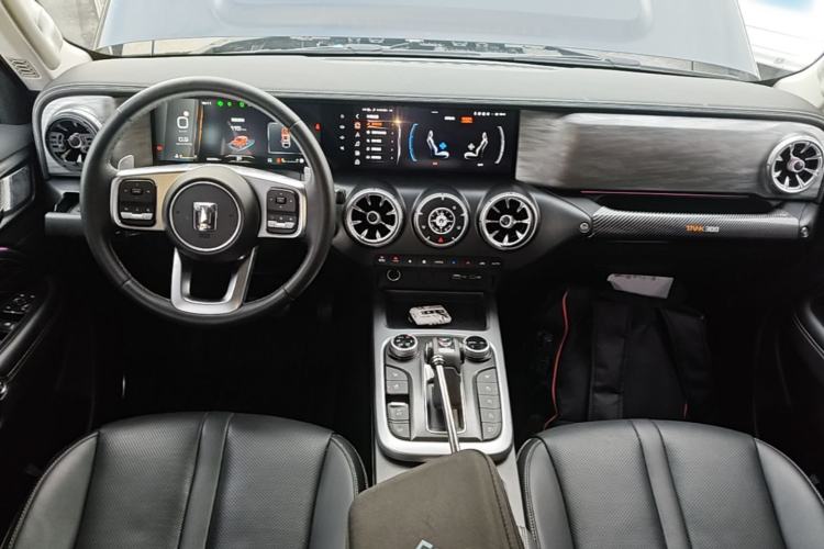Used Tank 300 2023 City Edition 2.0T—Stylish as Ever Center Console