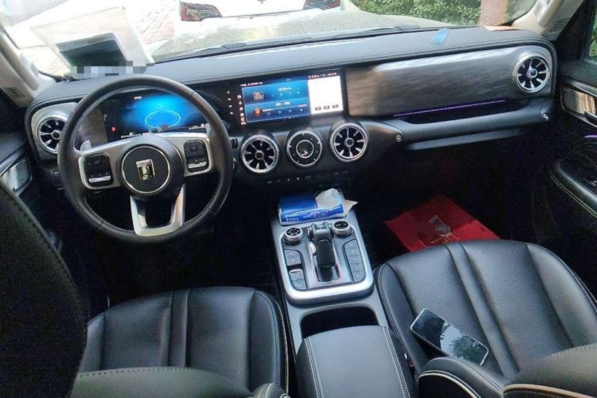Used Tank 300 2023 City Edition 2.0T—Stylish as Ever Center Console