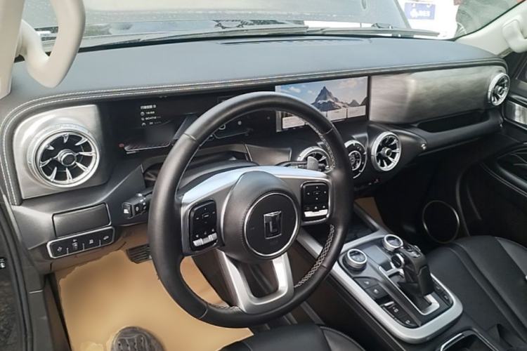 Used Tank 300 2023 City Edition 2.0T—Stylish as Ever Center Console
