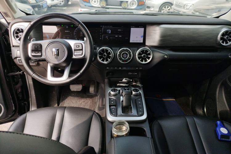 Used Tank 300 2023 City Edition 2.0T—Stylish as Ever Center Console